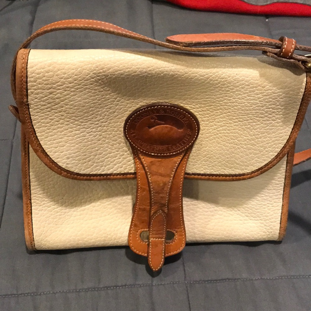 Vintage Dooney & Bourke pebble grain crossbody